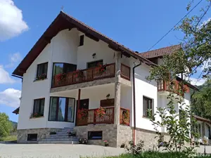 Cazare la munte - imagine 4