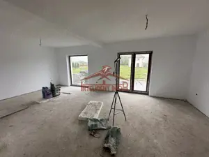 Duplex 4 camere, 150 mp curte libera in Selimbar COMISION 0%