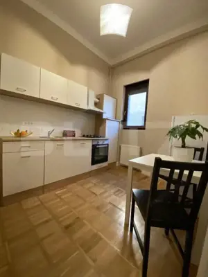 Apartament cu farmec interbelic și utilitate modernă – zona medicina - imagine 6 Apartament cu farmec interbelic și utilitate modernă – zona medicina - imagine 6