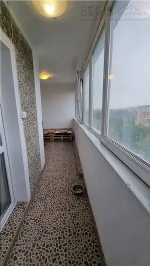 Apartament de 4 camere , zona Tractorul - imagine 12