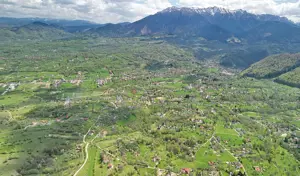 Teren intravilan Bran- Predelut - imagine 10