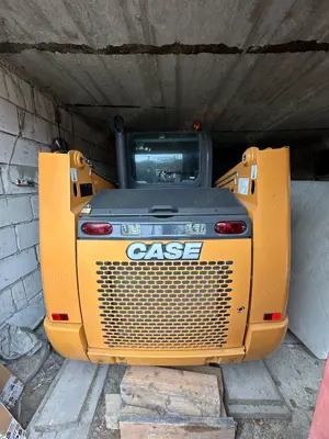 Mini-încărcătoare Case SR200 - imagine 2