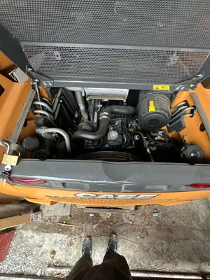 Mini-încărcătoare Case SR200 - imagine 9