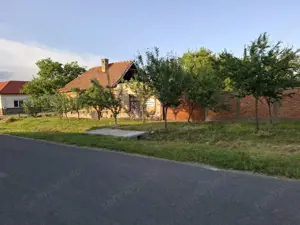Casa pentru demolare/renovare in Nadlac cu teren 616mp - imagine 4