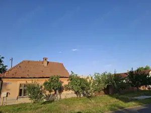 Casa pentru demolare/renovare in Nadlac cu teren 616mp - imagine 2