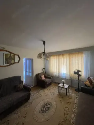 Apartament de vanzare, cu 2 camere, semidecomandat, 39mp, zona Hotvon