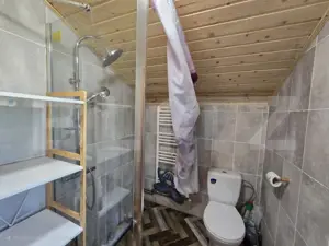 Cabană lemn cu 4 dormitoare, 120mp, teren intravilan de 1250mp - imagine 14