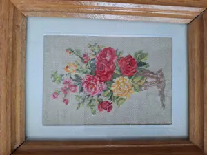 Goblen vechi cu rama din lemn lacuita si sticla peste goblen, model 4 - imagine 4