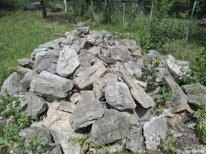 Piatra de vânzare  - imagine 2