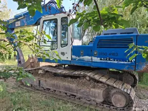 Excavator Liebher R924 - imagine 3