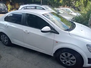 Vând Chevrolet Aveo T 300 - imagine 5