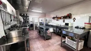 Pensiune de vânzare, cu potential– zona Bariera Traian, Galați - imagine 11