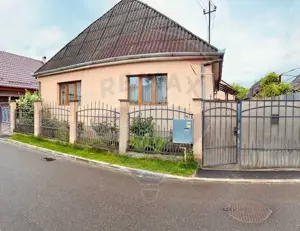 Casă / Vilă cu 5 camere de vânzare în zona Nord-Vest