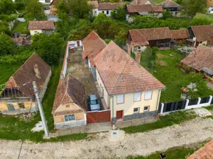 Casă spatioasa cu anexe si gradina in localitatea Ungra/Brasov - imagine 20