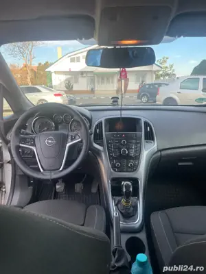 opel astra j - imagine 2 opel astra j - imagine 2