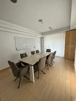 Spațiu Birouri | Piața română | În apropiere de stația de metrou | loc de parcar