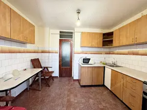 Apartament 3 camere decomandat, spatios, situat in cartierul Mazepa 2. - imagine 6