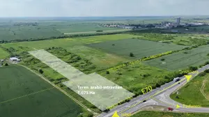 Teren intravilan 10.750 mp cu front la E70 si curent trifazic in dreptul localitatii Padureni