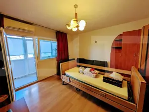 Apartament de vanzare, cu 3 camere, 65 mp, decomandat, Piața Victoriei