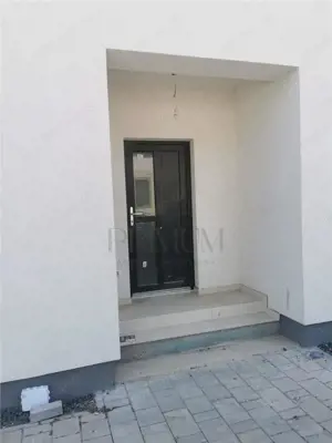 Casa insiruita - finalizata - spatiu foarte generos - 3 dormitoare - zona excelenta