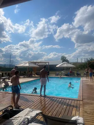 De Vanzare Proprietate Fabuloasa Zona Roznov  - imagine 4 De Vanzare Proprietate Fabuloasa Zona Roznov  - imagine 4