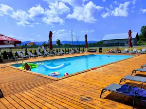 De Vanzare Proprietate Fabuloasa Zona Roznov