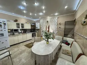 Vila de vanzare, cu 9 camere, 360 mp, zona Orăștie - imagine 4