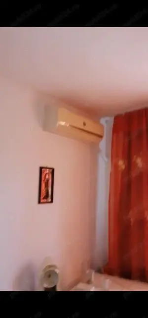 Vînd apartament cu 3camere în Hunedoara Întrarea Lanului etc 4. Tel  