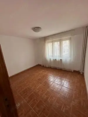 Apartament patru camere - parter - Școala nr. 9