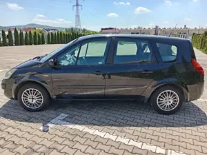 Renault Megane Scenic  - imagine 4