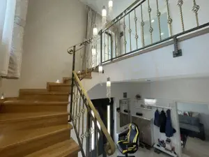 Cornu de Jos  Doua  case moderne, crama la subsol, prosumator - imagine 17