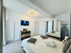 Apartament cu 3 camere complet mobilat si utilat, vedere la Mare  - imagine 10