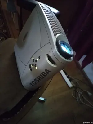 Videoproiector Toshiba tdp-s2