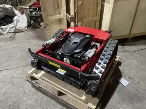 Cositoare robot pe șenile 