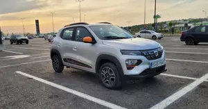 Dacia Spring garanție baterie 8 ani standard.
