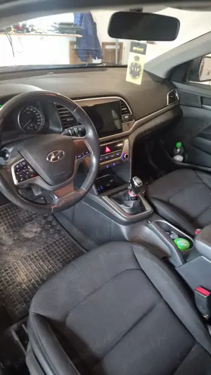 Hyundai Elantra 6  1,6 diesel - imagine 10