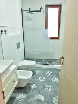 Apartament  3 camere Calea Romanului  lux et.2 paracare - imagine 3