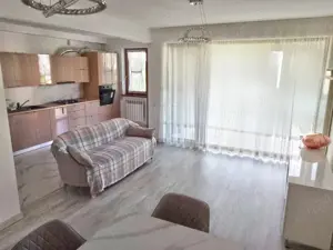 Apartament  3 camere Calea Romanului  lux et.2 paracare