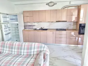 Apartament  3 camere Calea Romanului  lux et.2 paracare - imagine 5