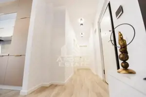 Apartament cu 3 camerere, mobilat de lux parcare subterana si piscina. - imagine 12