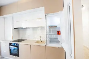 Apartament cu 3 camerere, mobilat de lux parcare subterana si piscina. - imagine 7