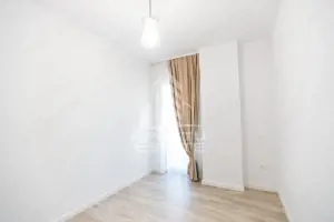 Apartament cu 3 camerere, mobilat de lux parcare subterana si piscina. - imagine 13