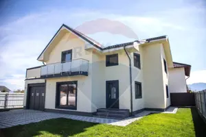 Casă / Vilă de vânzare Sânpetru, județul Brașov