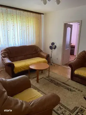 2 cam mobilat si utilat etaj intermediar langa Spitalul Judetean