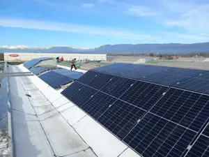 Angajez muncitori mantaj panouri fotovoltaice  - imagine 4