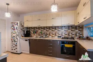 Vila 5 camere, Pasarea, Branesti cu piscina - imagine 4