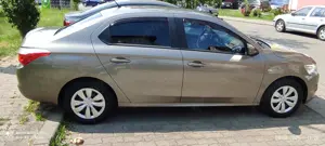 Vând Citroen C- Elysee 1.6 hdi - adblue,73 kw, fără accident,stare foarte bună!!! - imagine 2