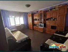 De vânzare: apartament 3 camere, 70 mp, Piața Centrală