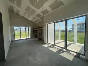 Casa pe parter cu un design deosebit, zona nordica / Simnicul de Jos - imagine 4