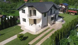 Cornu de Jos  Doua  case moderne, crama la subsol, prosumator - imagine 3